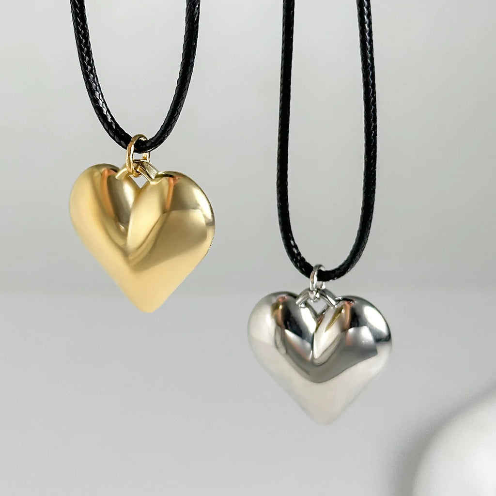 Goth Black Leather Braid Wax Cord Short Chain Necklace for Women Simple Love Heart Pendant Choker Halloween Jewelry Accessories
